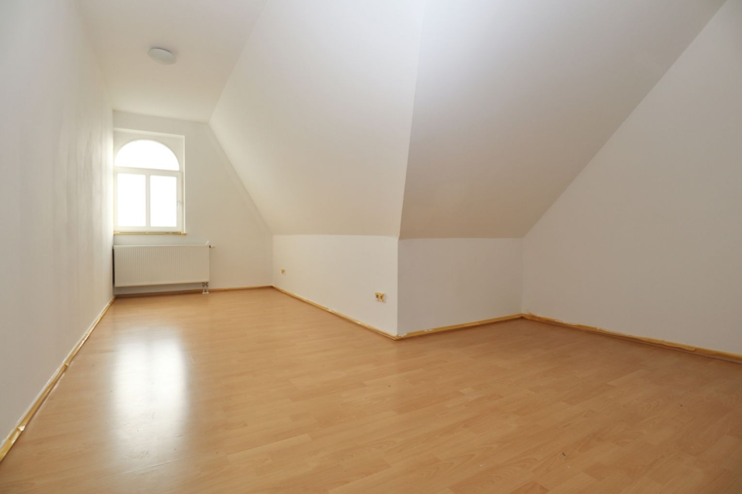 3-Raum Wohnung • Küche •  Maisonette • Schloßchemnitz • im Dachgeschoss • 2 Bäder • jetzt mieten