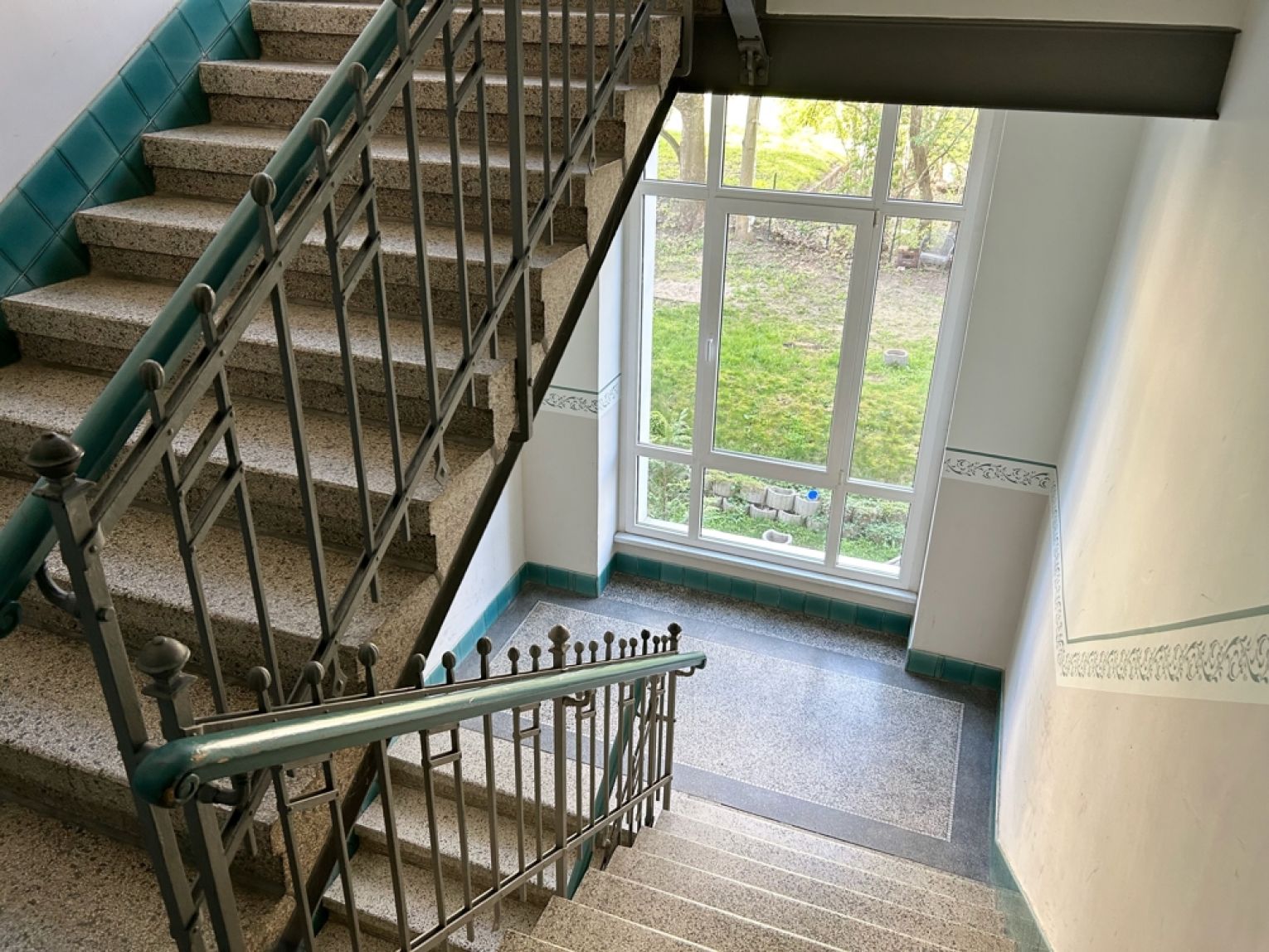 2-Raum Wohnung • Kaßberg • zur Miete • Single- / Studenten • Chemnitz • minimalistisch • Balkon