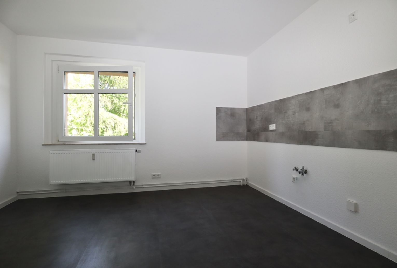 saniert • moderne 3-Raum Wohnung • Chemnitz • mieten • Tageslichtbad • Borna-Heinersdorf • ruf an