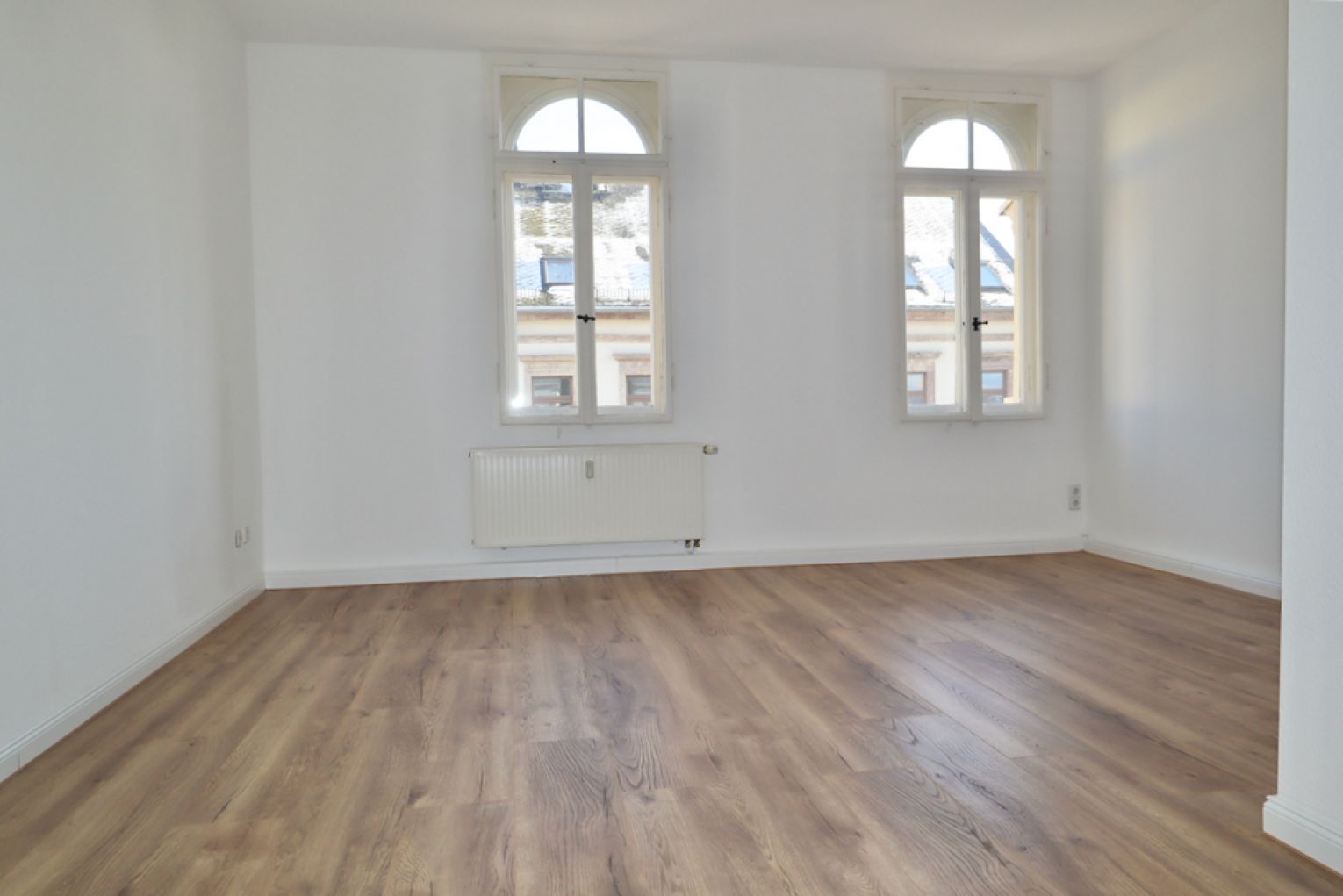 3-Raum in Chemnitz • separates WC • Laminat • imposante Jugendstilvilla • Altbau • Schnell sein!