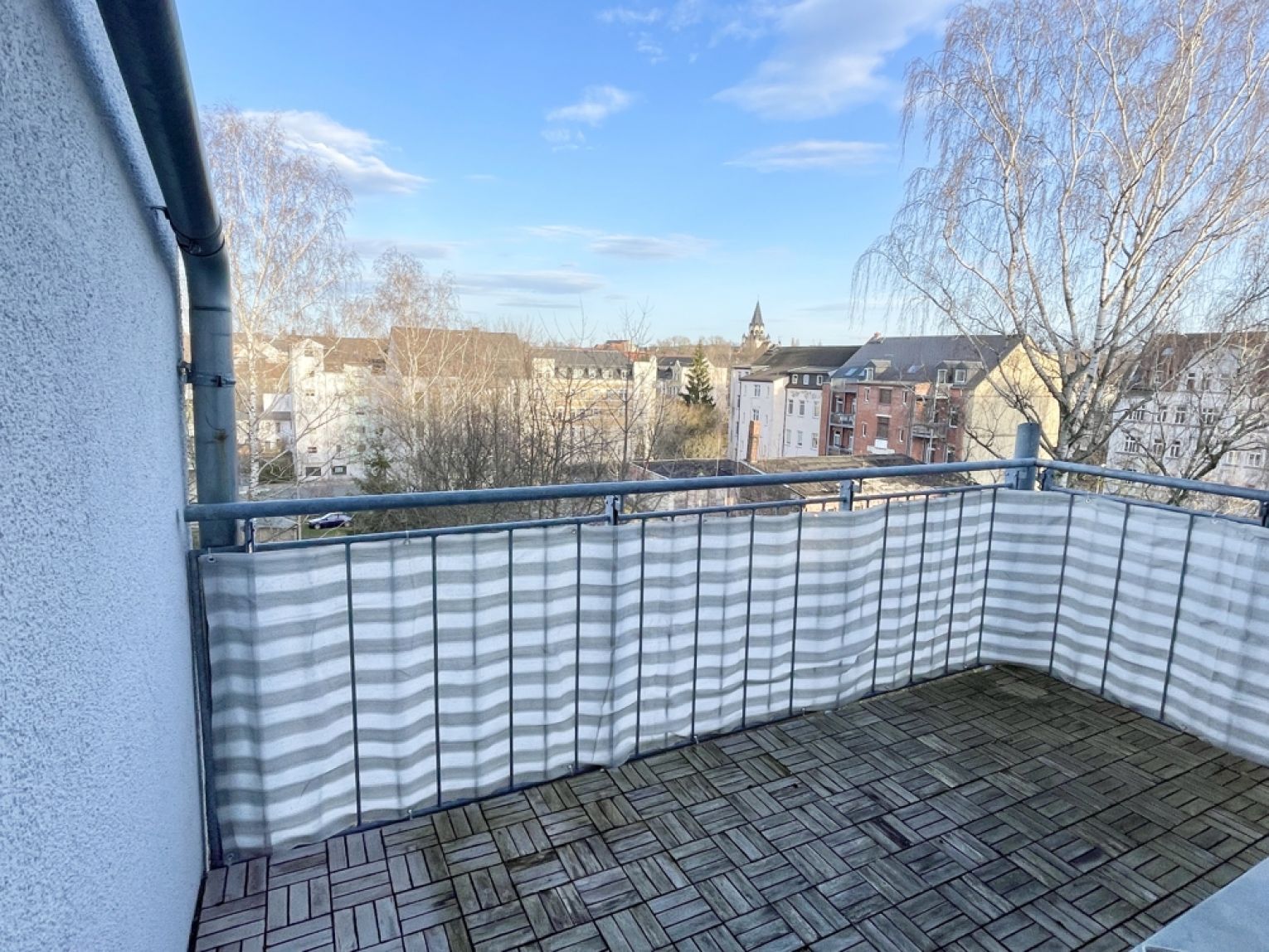 Individuell • 3-Raum • Maisonette • Uni nah • Balkon • modernes Laminat • Bad mit Wanne • Anschauen?