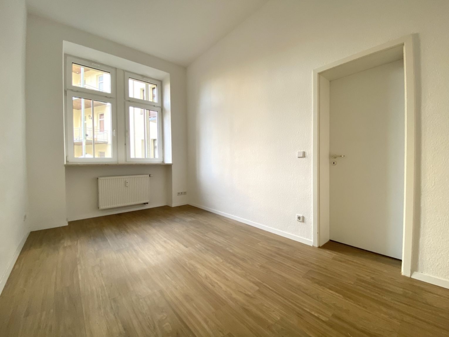 2-Zimmer • Schlosschemnitz • Einbauküche • Balkon • zur Miete • Erdgeschoss  • jetzt anrufen