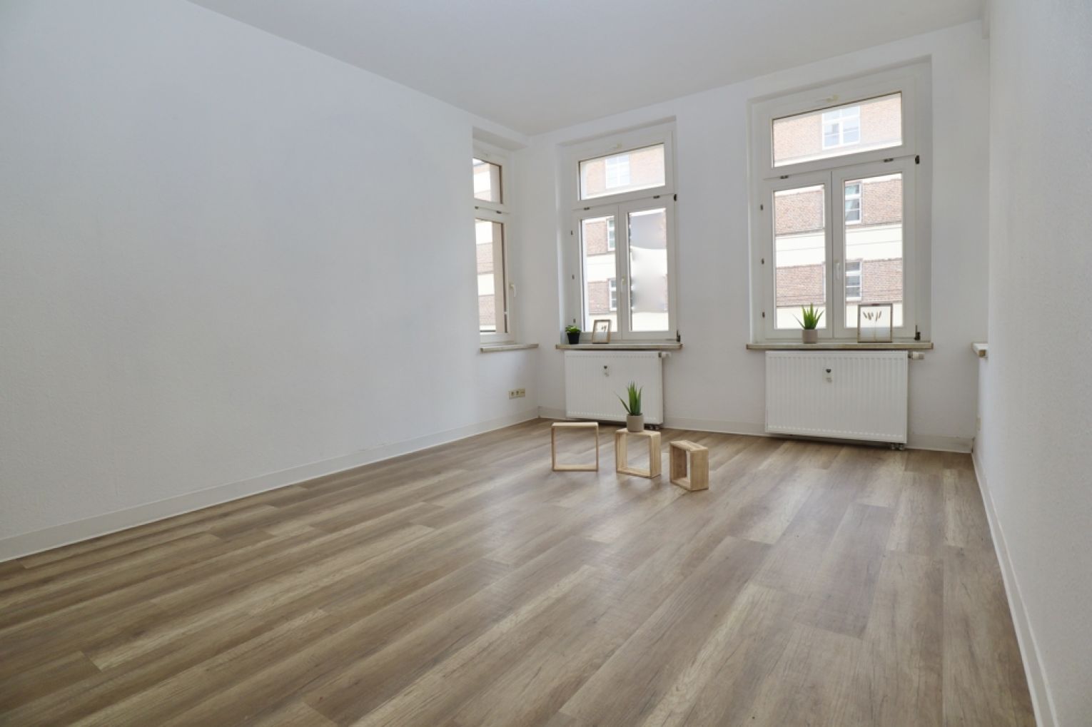 3-Raum Wohnung • Bernsdorf • in Chemnitz • Balkon • NEUER Boden •  UNInah • jetzt Besichtigen