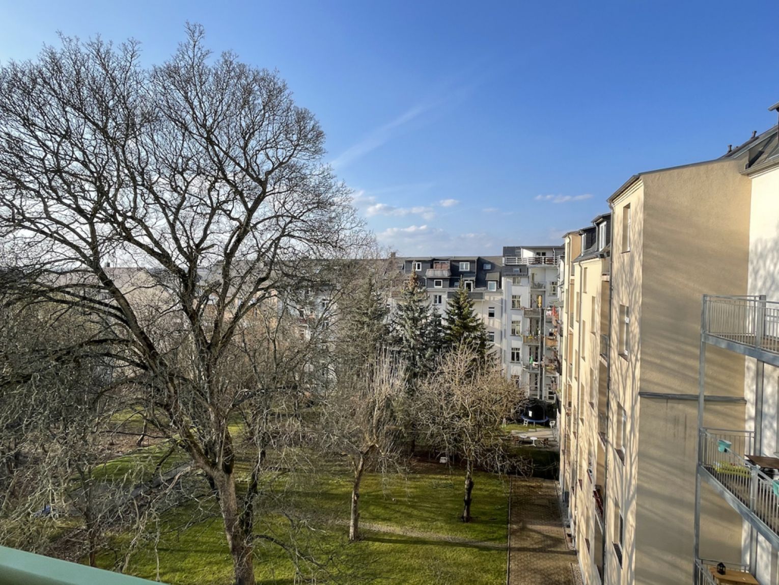 2 Zimmer • Kaßberg • Balkon • ohne Einbauküche! • Bad mit Wanne • Lift • jetzt anschauen!?