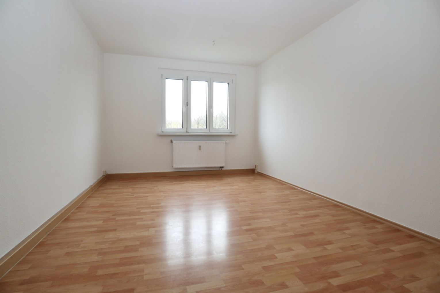 4-Raumwohnung • mit Balkon • Neu • Tageslichtbad • ruhige Lage • jetzt anschauen und mieten