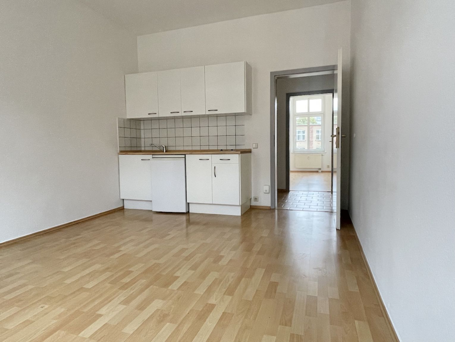 Jetzt mieten • 2 Zimmerwohnung • mit Einbauküche • Laminatboden • auf dem Kaßberg • Stellplatz