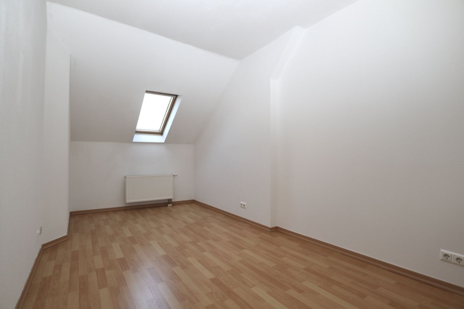 3-Raumwohnung • Rottluff • Balkon • zur Miete • Stellplatz • jetzt Besichtigungstermin vereinbaren