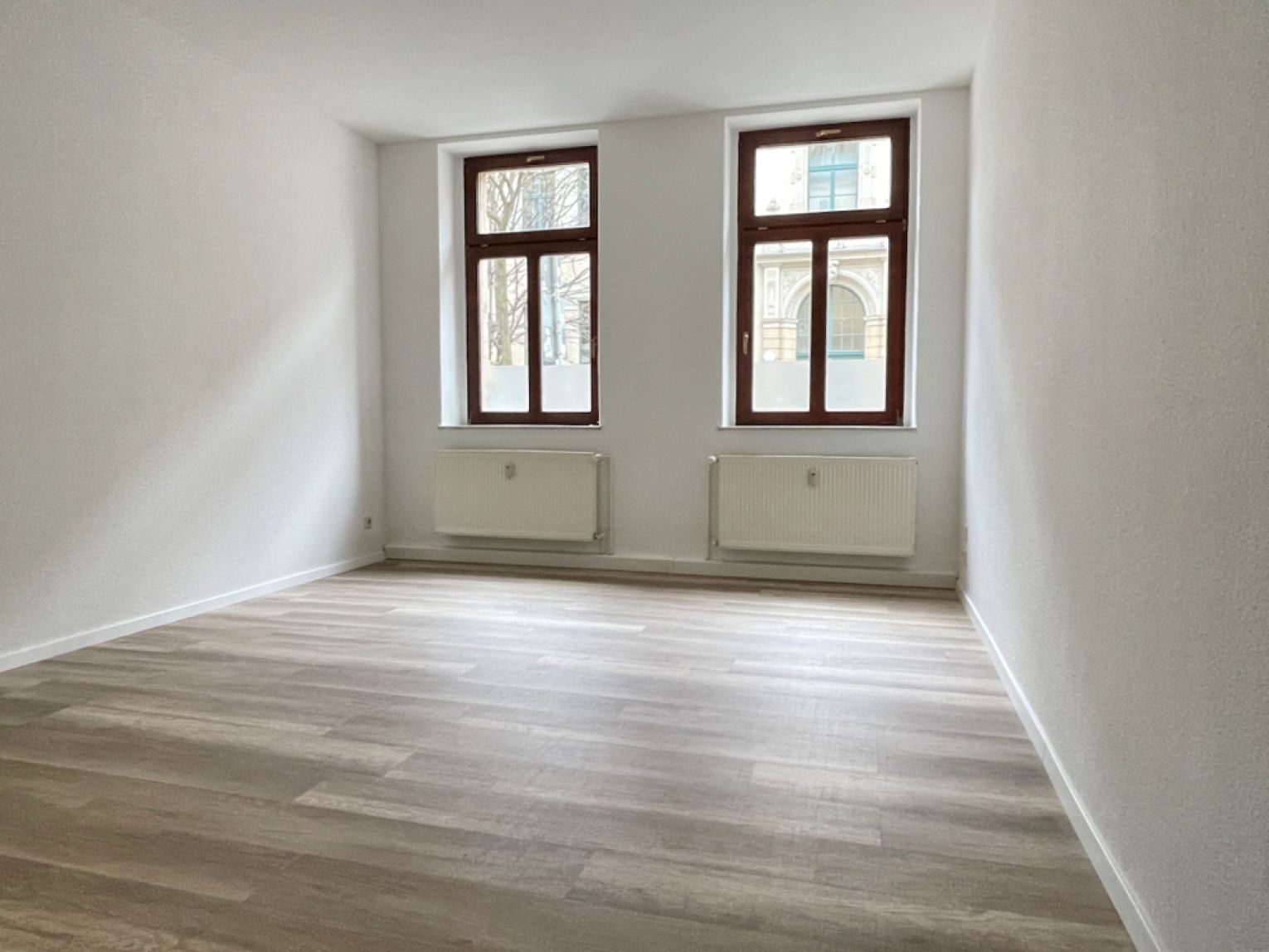 4-Raum Wohnung in Chemnitz • Balkon • moderne Bäder • Wanne/Dusche • große Wohnküche • Termin machen