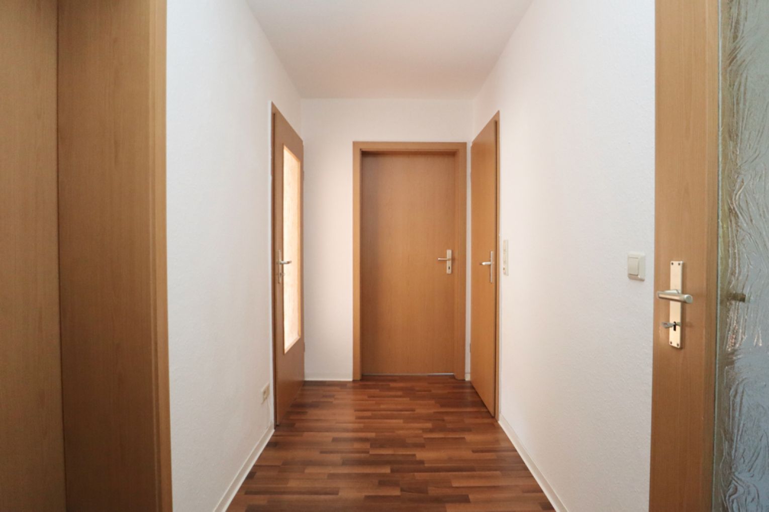 4-Raum Wohnung • Ebersdorf • Tageslichtbad • Wanne • ruhige Lage • schnell sein!