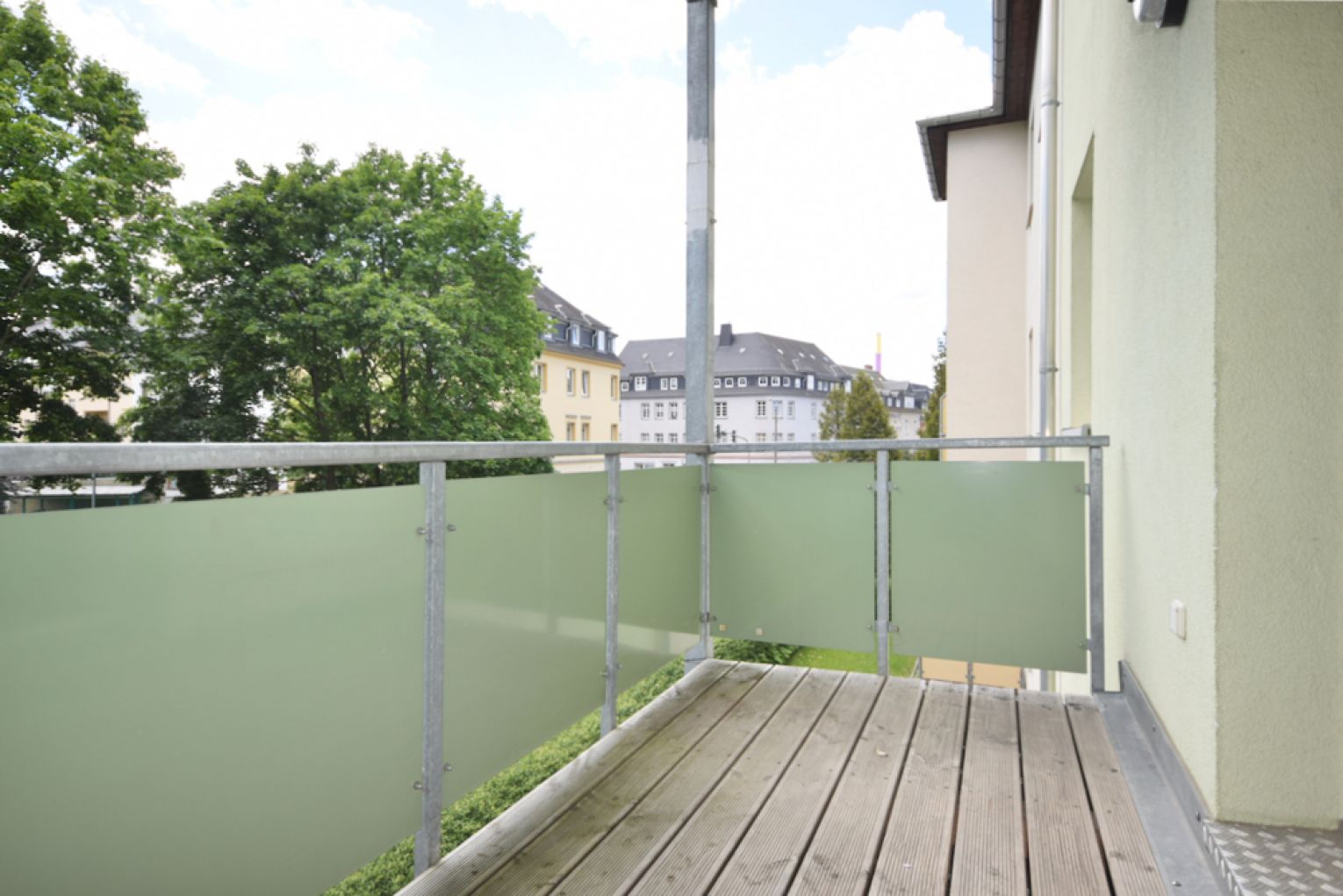 Balkon • Bad mit Wanne & Dusche • Wintergarten • 3-Raum Wohnung in Chemnitz • Hilbersdorf • anrufen