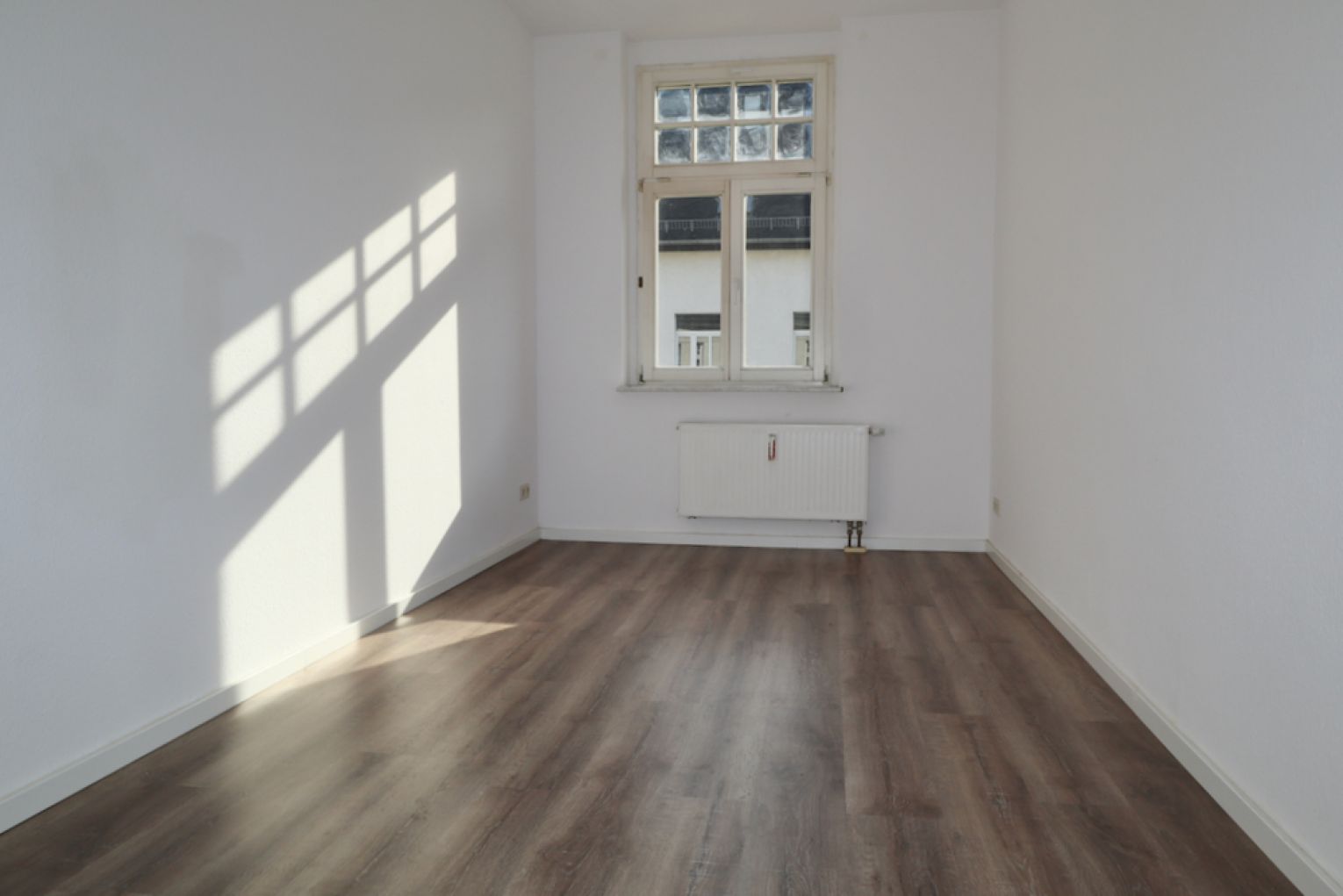 4-Zimmer Wohnung • Loggia • ruhige Lage • Sonnenberg • offene Küche • Bad mit Wanne • jetzt mieten