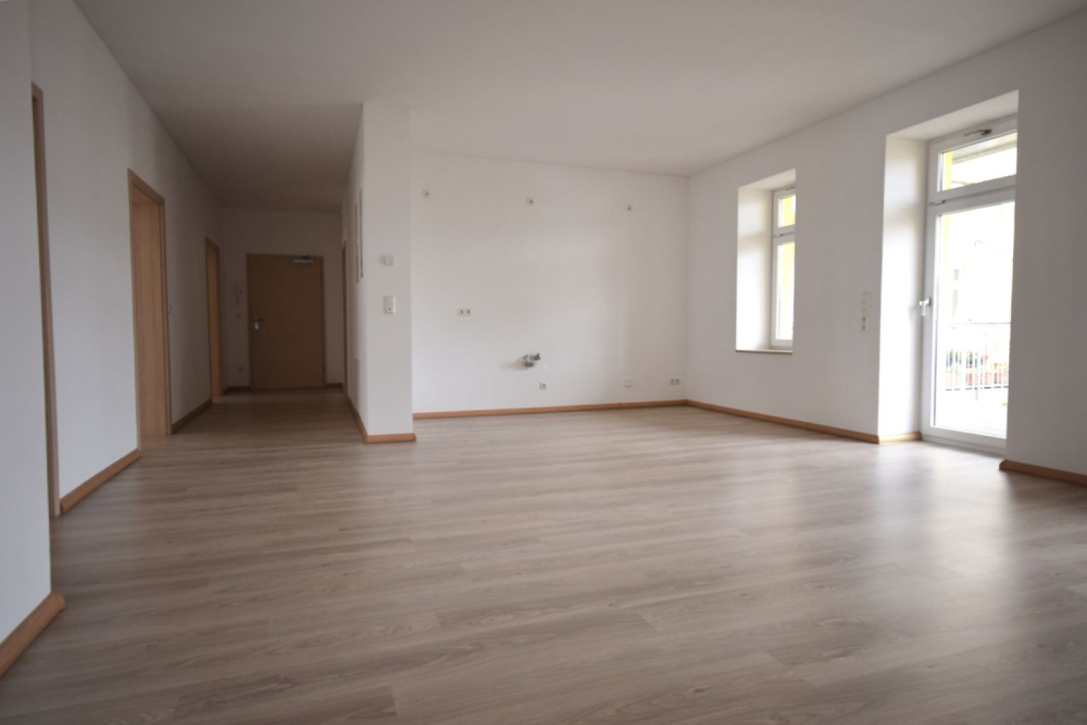 Sonnenbalkon • 4 Zimmer • Chemnitz • Fussbodenheizung • Einbauküche • Tageslichtbad • Wanne & Dusche