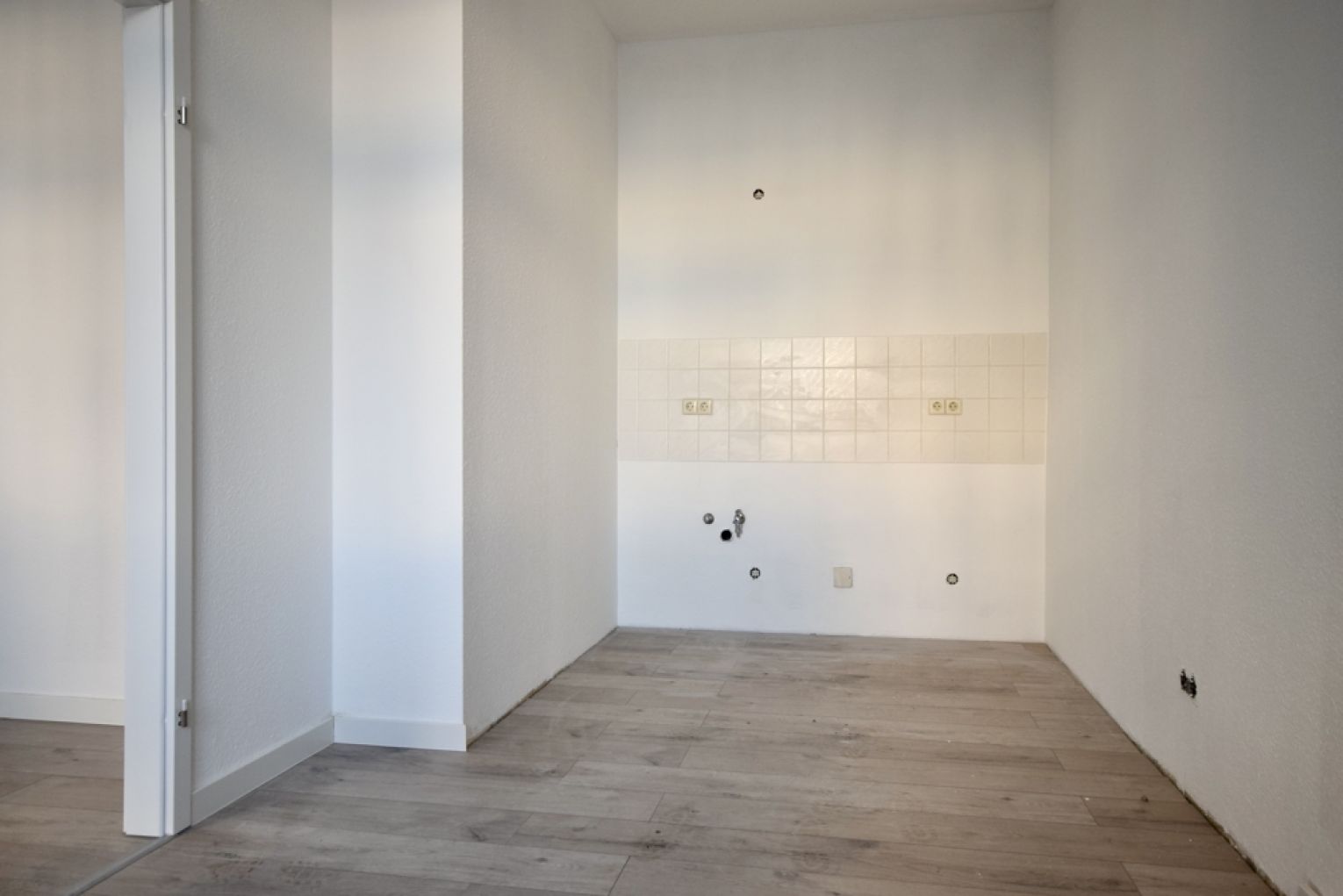 1-Raum-Apartment • neu saniert • Erdgeschoss • Einbauküche möglich • Bad mit Dusche • TOP!