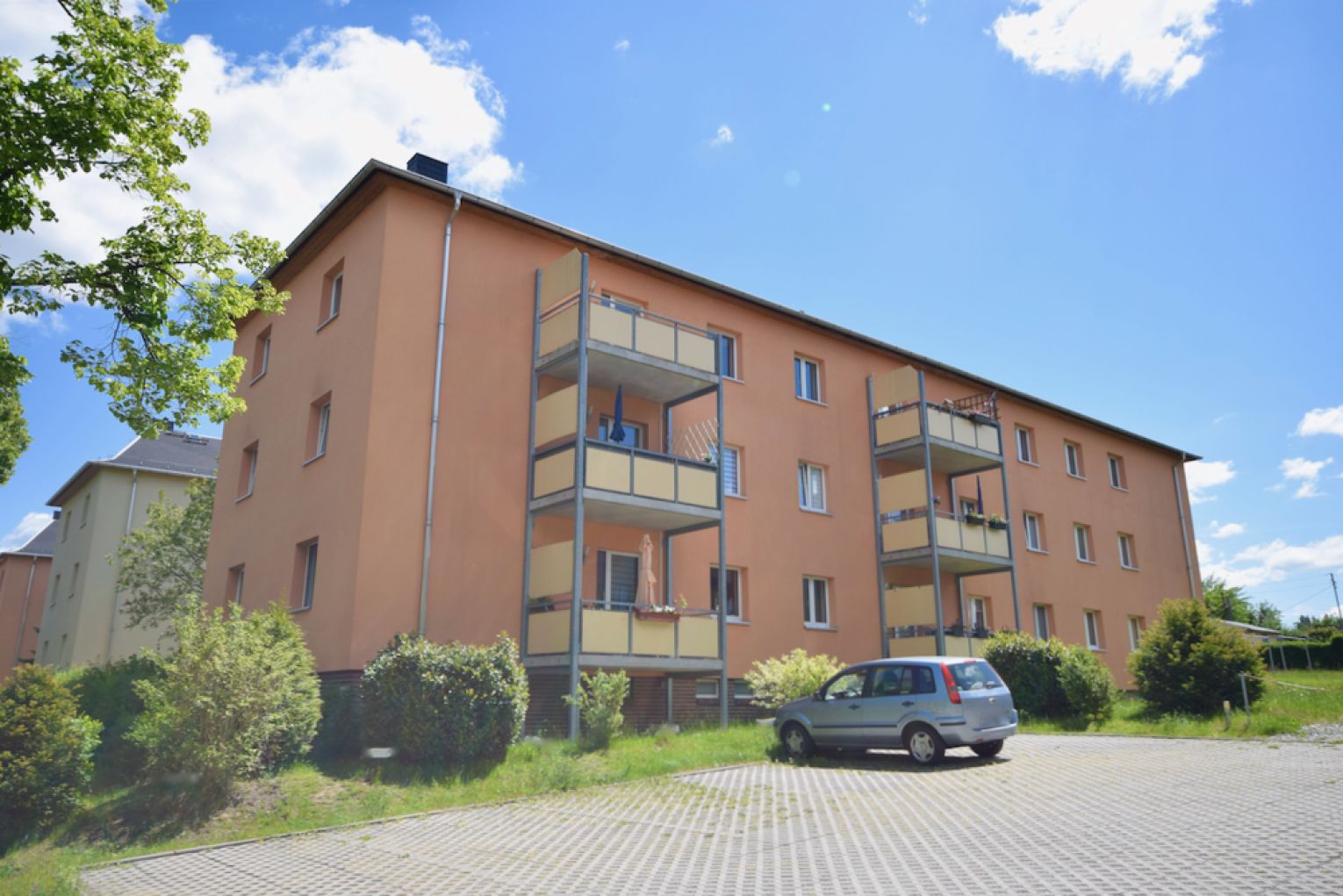 4-Raum Wohnung • Heimgarten • 1.Etage • Bad mit Wanne und  Fenster • Balkon • schnell zugreifen