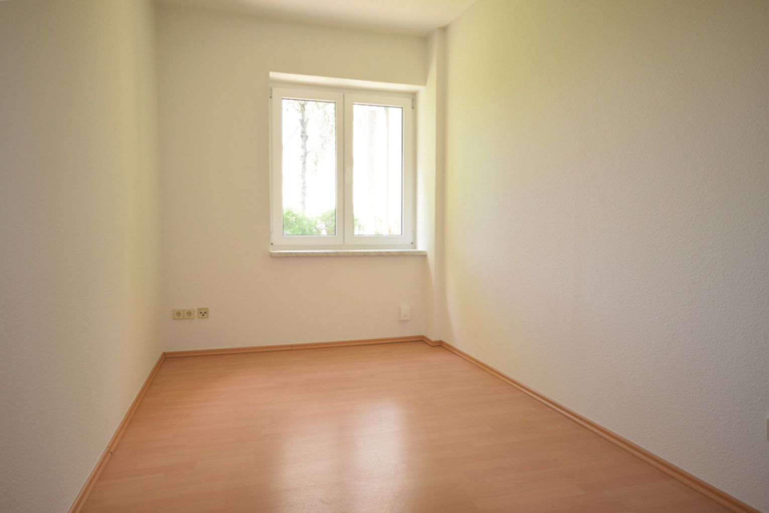 3-Raum • Tageslichtbad mit Wanne • am Heimgarten • Balkon • Top-Preis! • Fussbodenheizung • mieten!