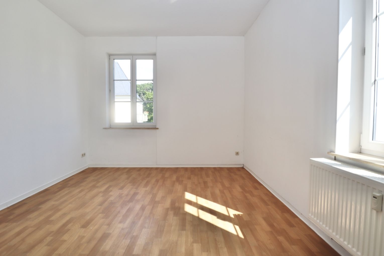 Balkon • 3-Raum Wohnung • Tageslichtbad • Einbauküche • Ebersdorf • jetzt anrufen