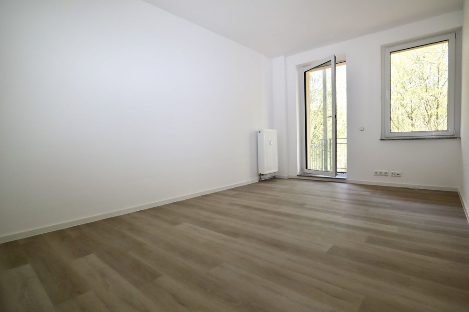 große 5-Zimmer Wohnung • zur Miete • Balkon • Tageslichtbad • Stellplatz • Erstbezug • jetzt anrufen