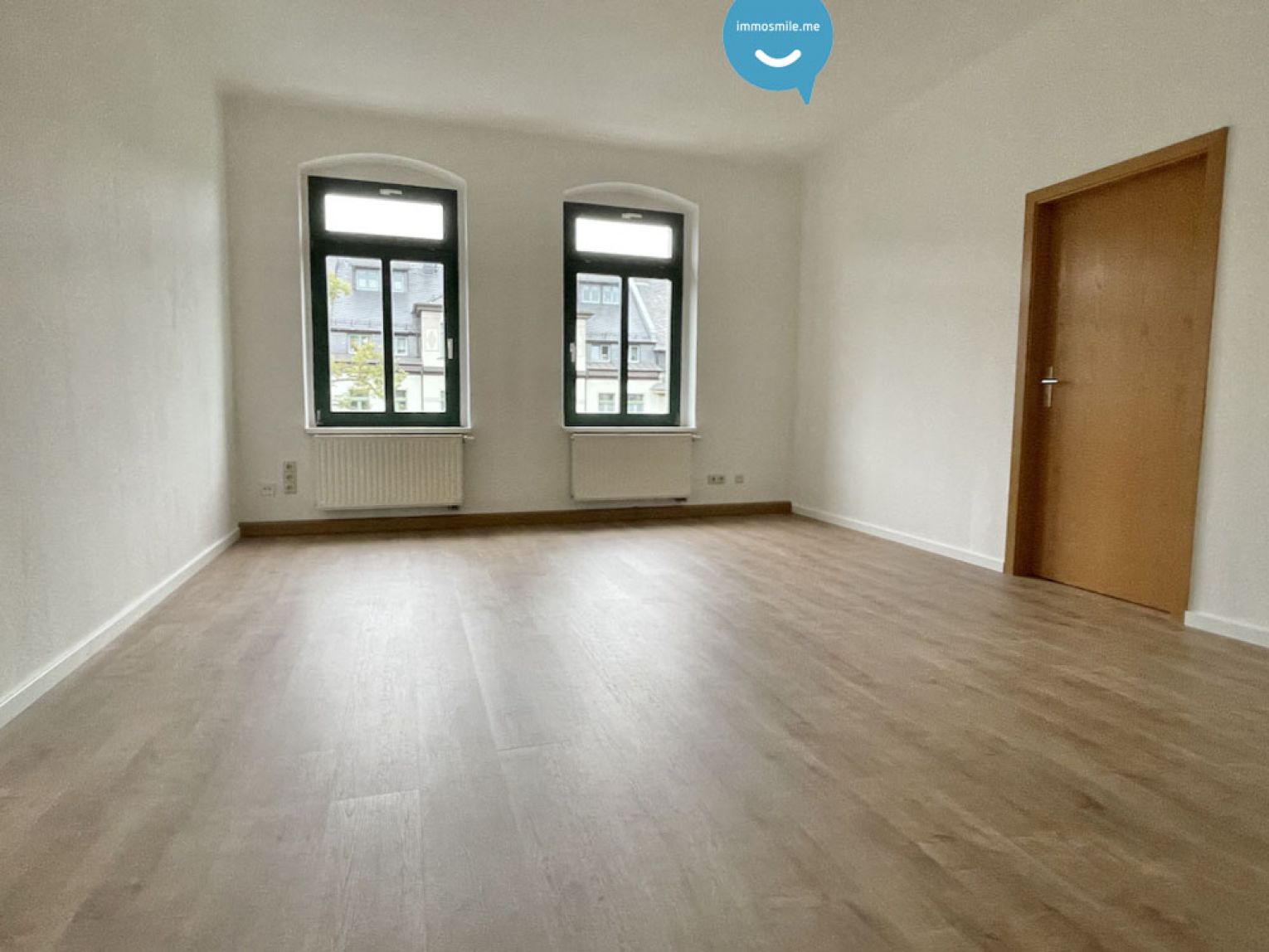 3 Zimmer • Balkon • neues Laminat • Haus mit Aufzug • Bad mit Wanne • Hilbersdorf