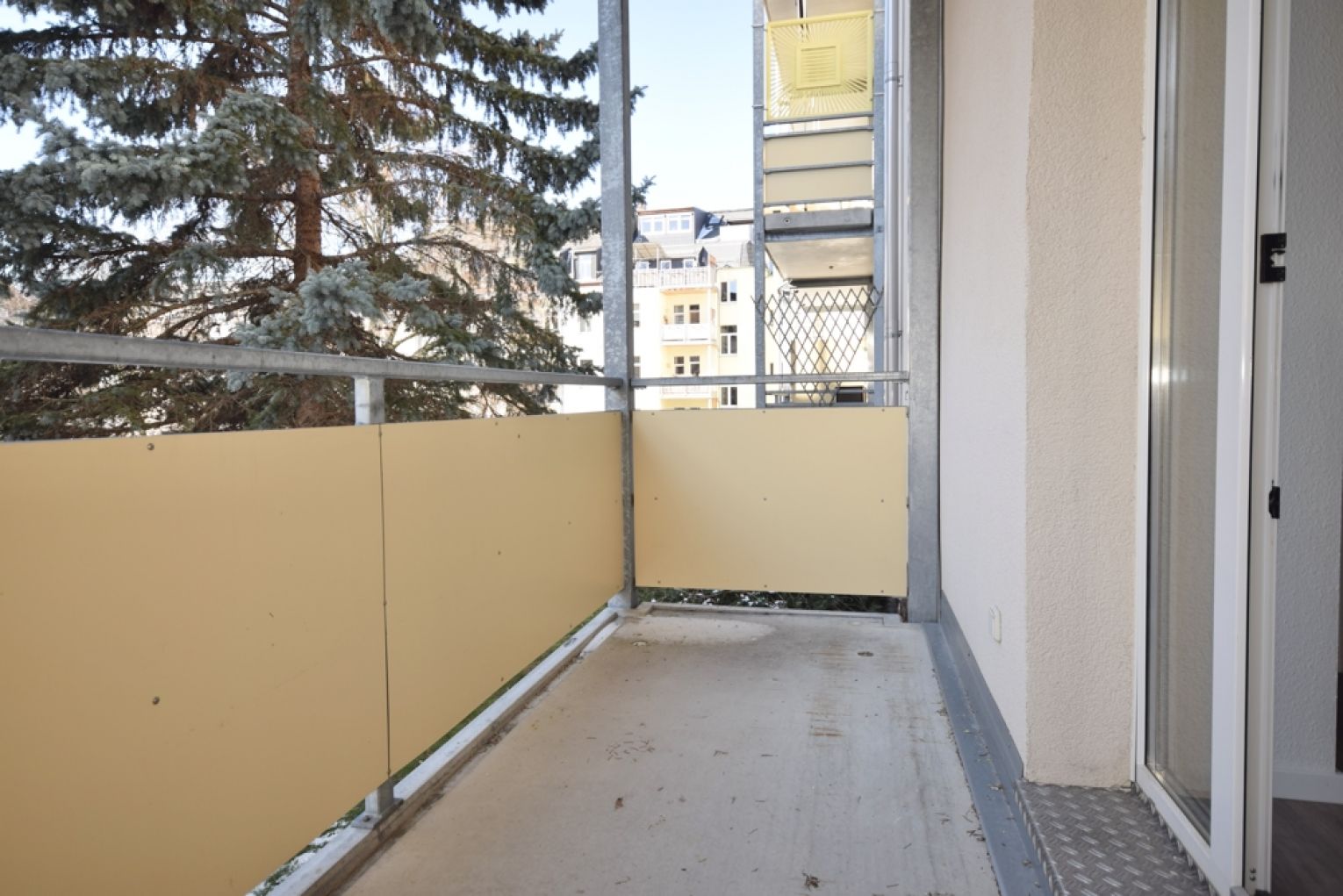 Laminat • Balkon mit Sonne • 2-Raum • Tageslichtbad mit Wanne • Erdgeschoss • jetzt Termin machen!