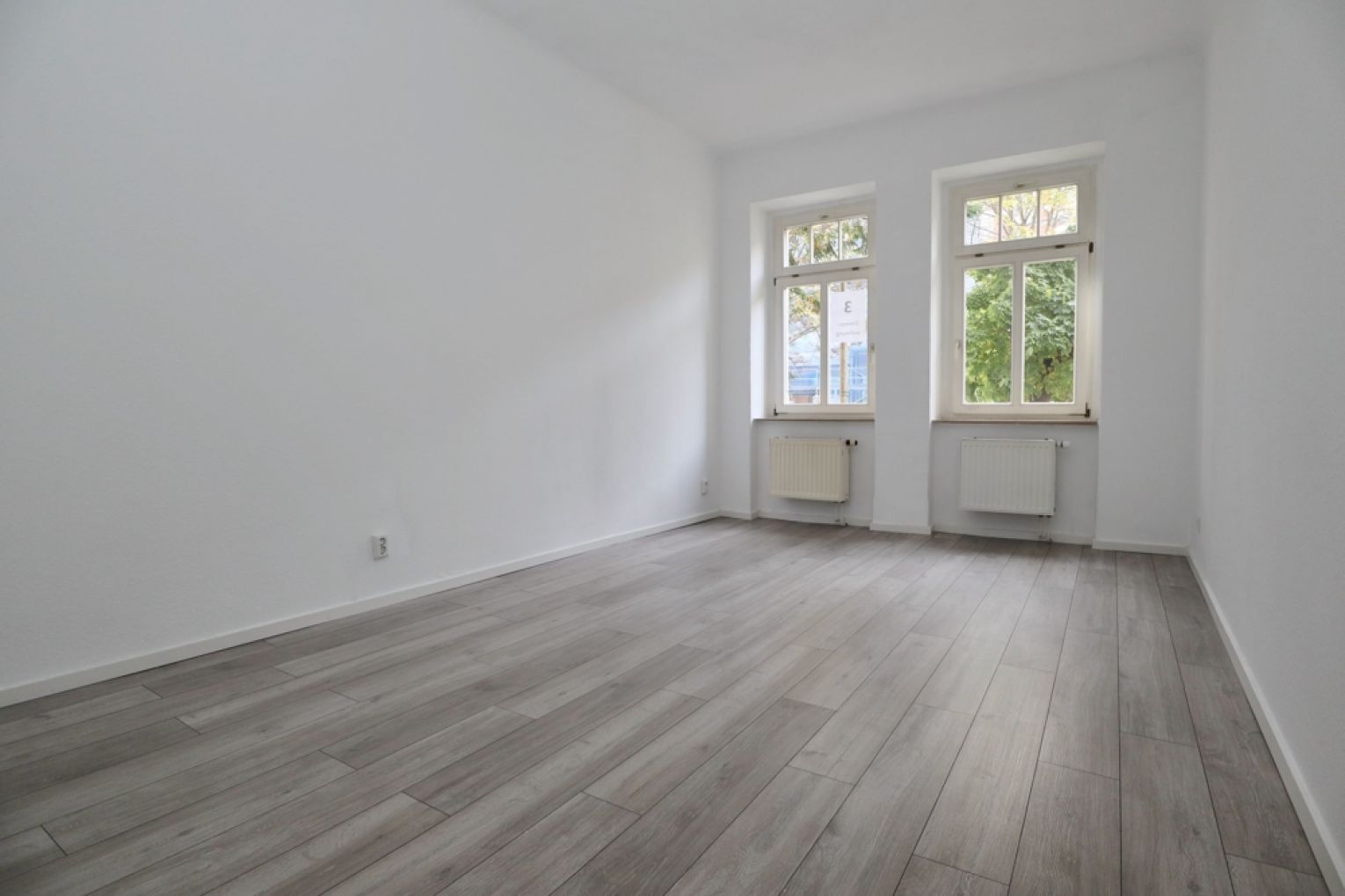 3-Raum Wohnung • Einbauküche •mit Balkon • Kaßberg • Erdgeschoss • Mieten • Termin vereinbaren