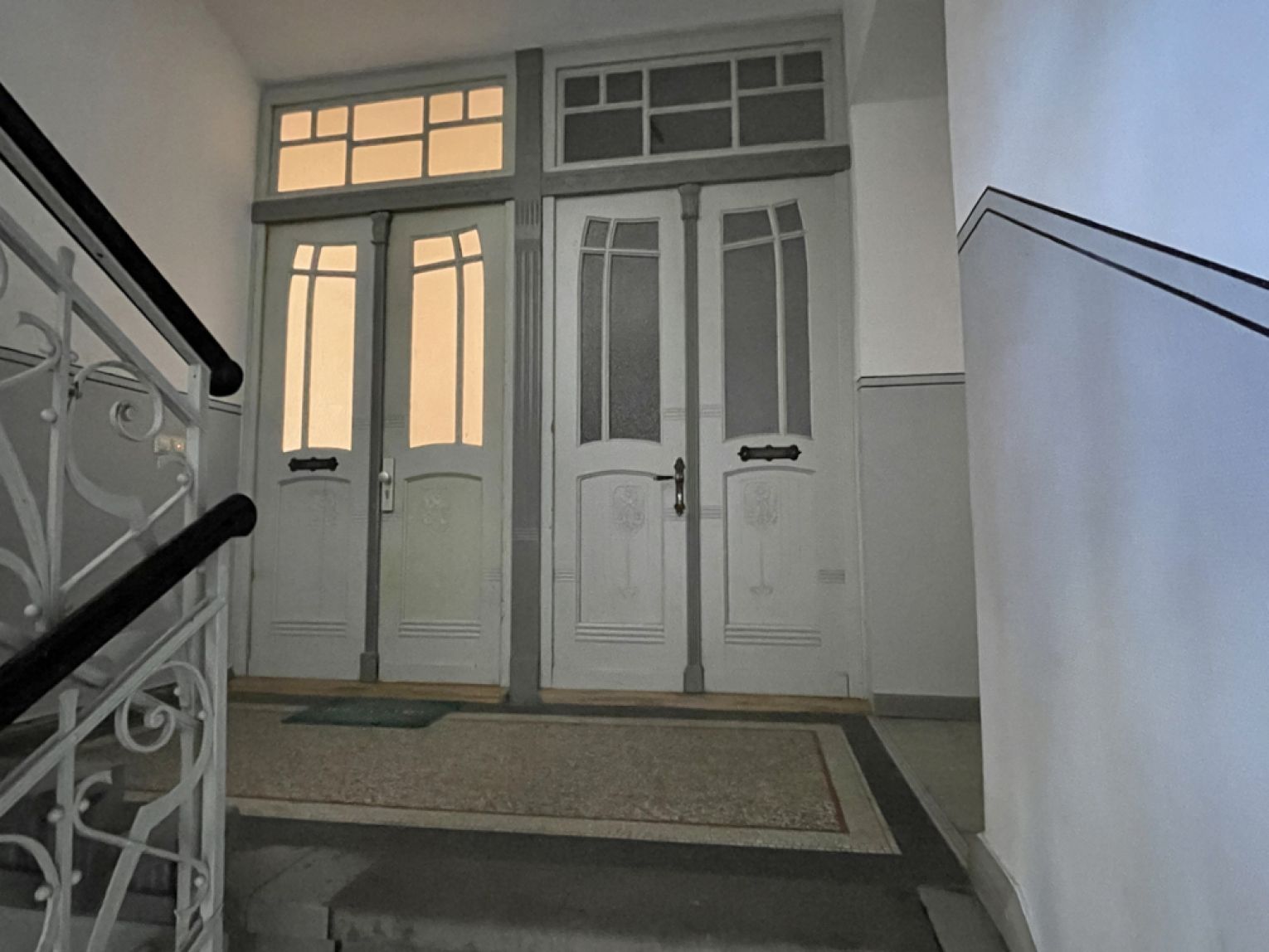 2 Zimmer • Jugendstil • TOP-Bad mit Fenster + Wanne + Dusche • offene Küche • Lift • ANMIETEN!