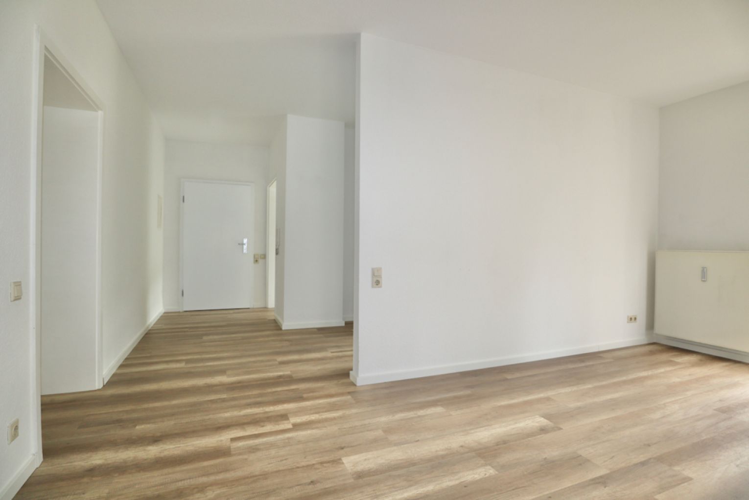 2 Zimmer • Ruhige Lage • moderner Grundriss • Balkon • neu • Einbauküche  • jetzt Termin vereinbaren