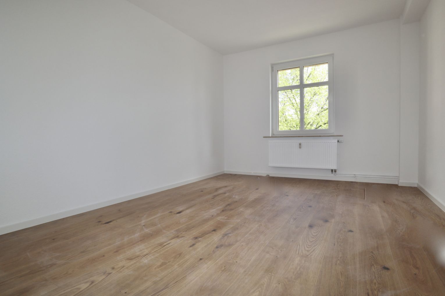 saniert • moderne 3-Raum Wohnung • Chemnitz • mieten • Tageslichtbad • Borna-Heinersdorf • ruf an