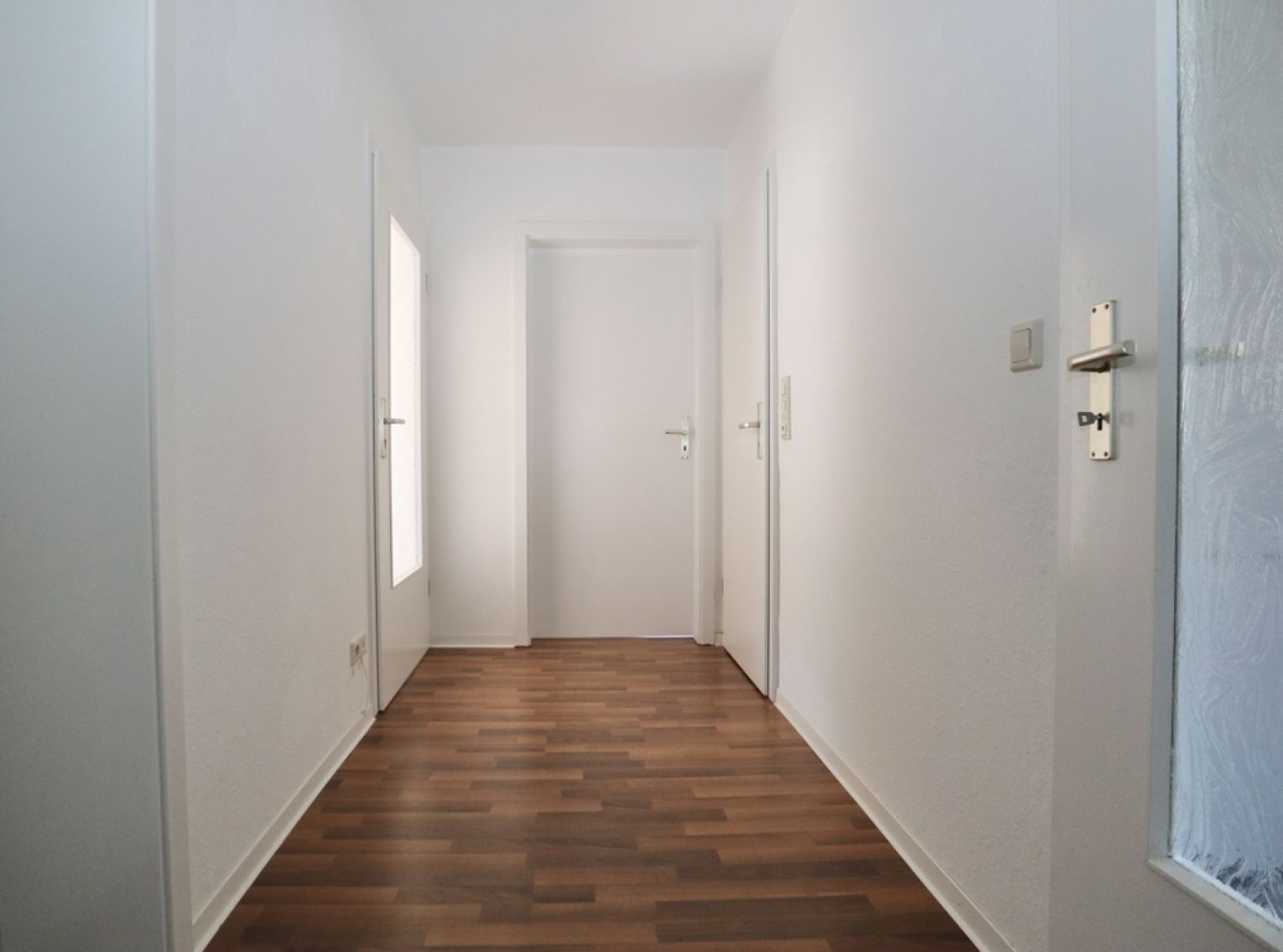 4-Zimmer Wohnung • Tageslichtbad • Einbauküche • Ebersdorf • ruhige Lage • Termin vereinbaren