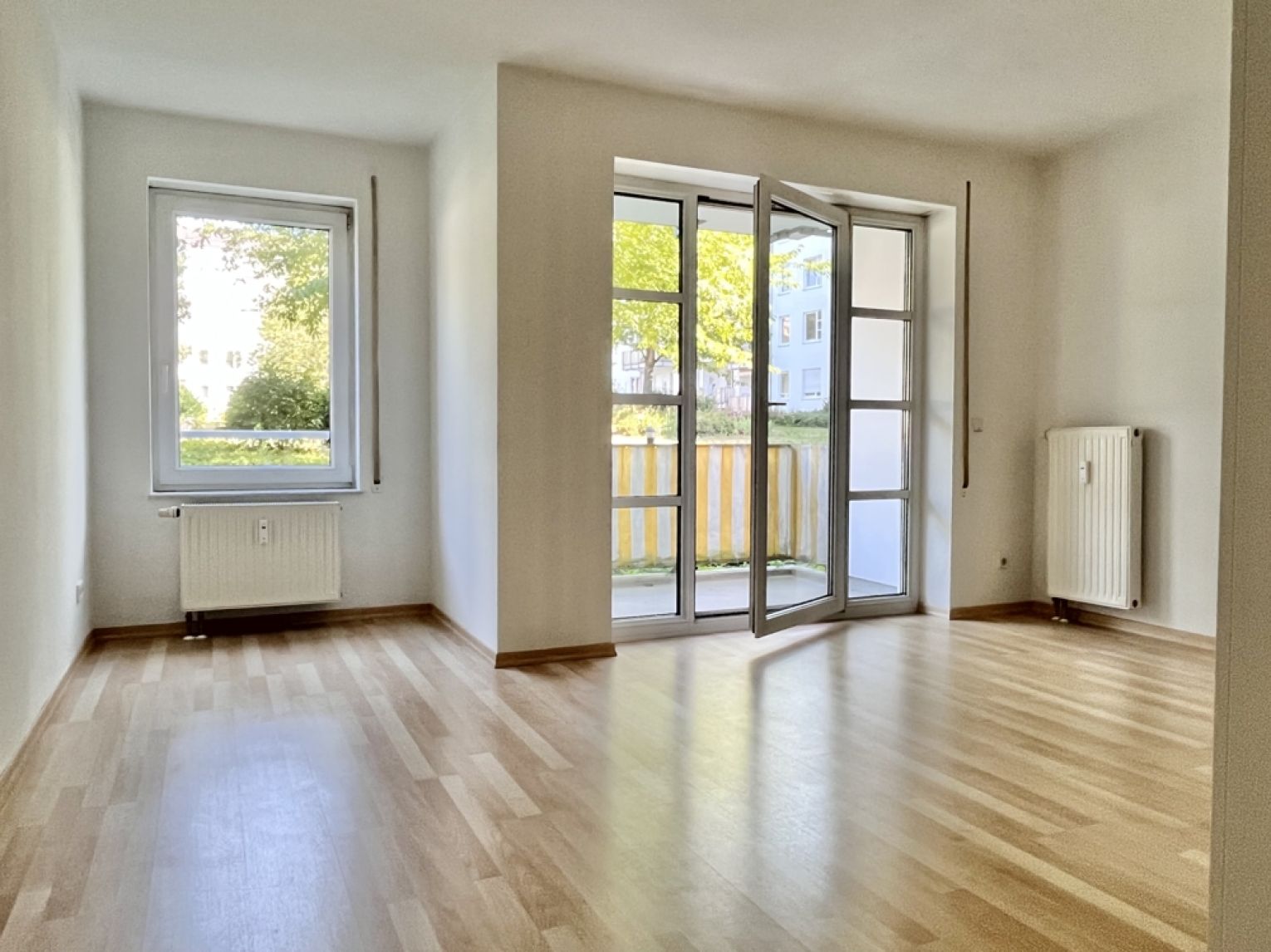 Tiefgaragenstellplatz • Einbauküche • 2-Raum Wohnung • Schloßchemnitz  • Balkon • jetzt mieten