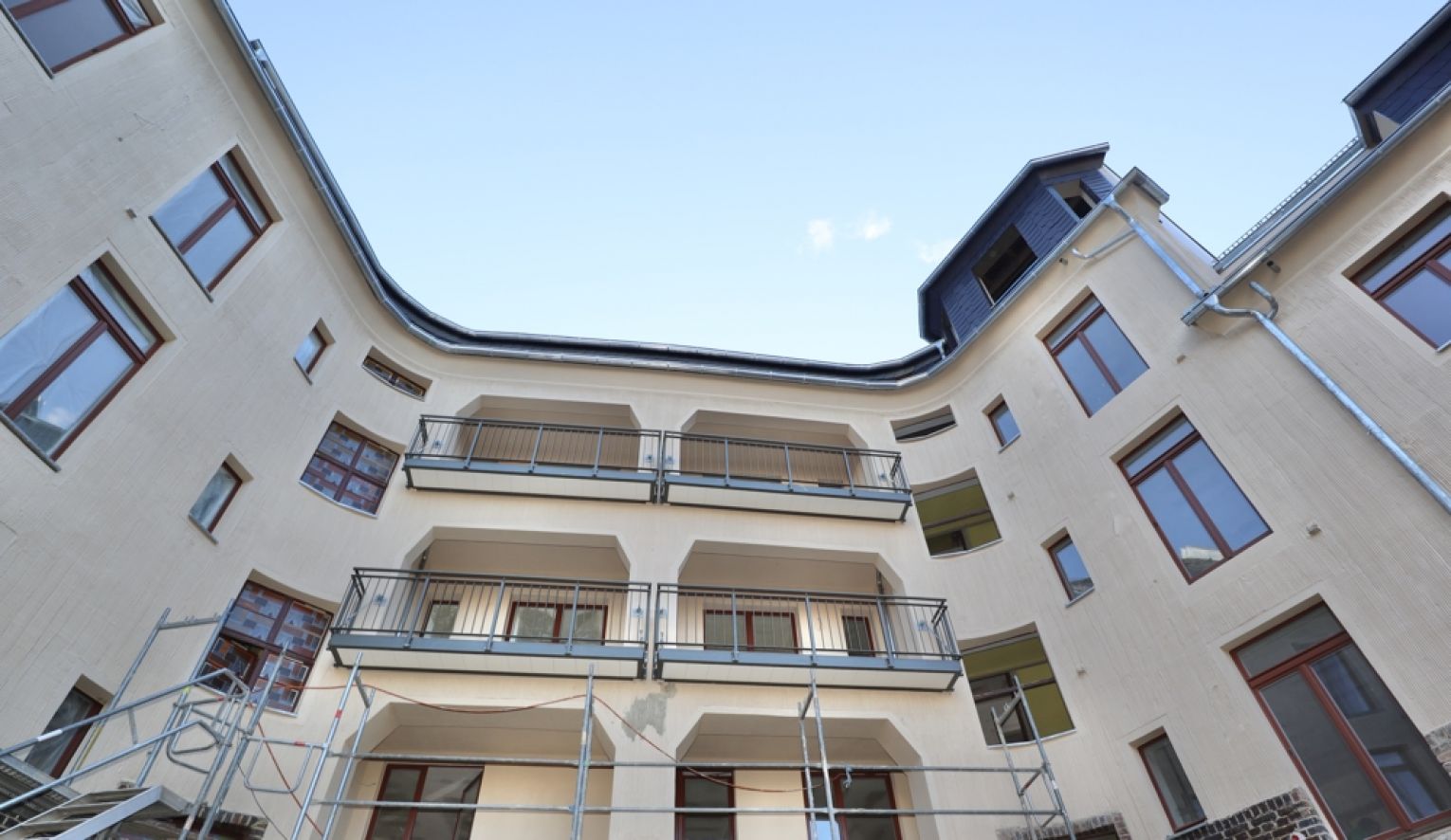 Erstbezug • in Chemnitz • 3-Raum Wohnung • Dachgeschoss • Balkon • modern • Tageslichtbad • ruf an