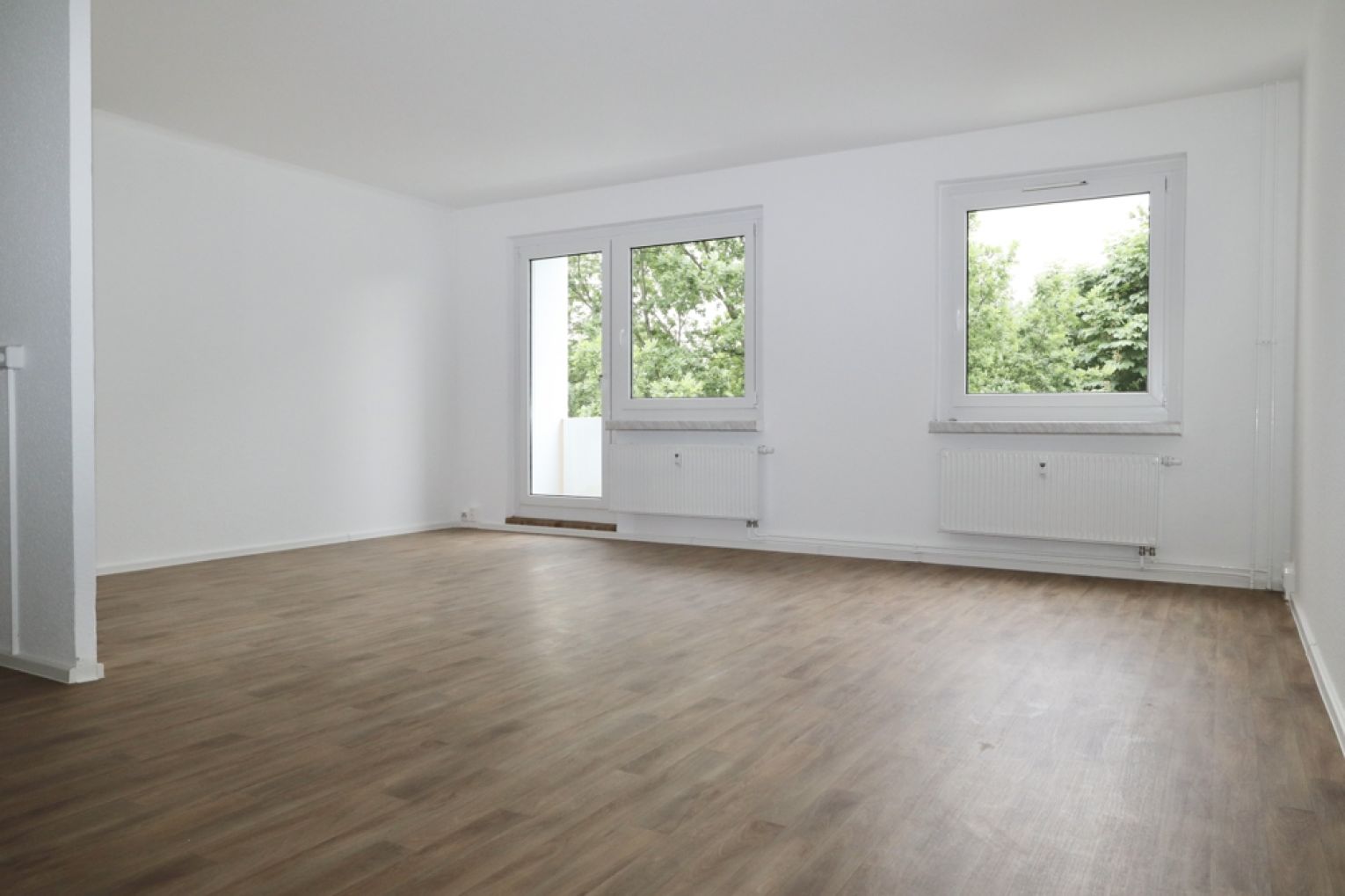 Markersdorf • 2-Raum Wohnung • Balkon • ruhige Lage • Einbauküche • mieten