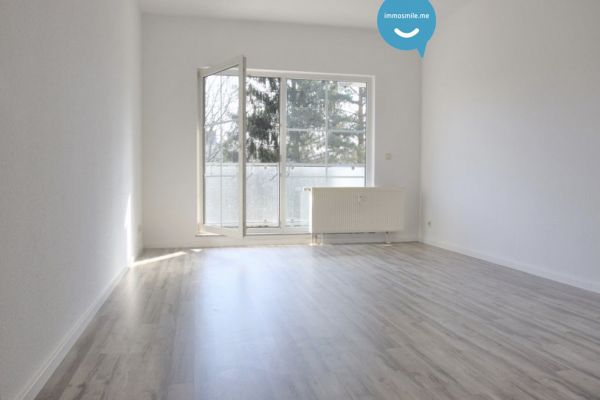 Balkon • 2 Zimmer • Bad mit Fenster • Wanne • Stellplatz • modernes Laminat • ruhige Lage • MIETEN!?