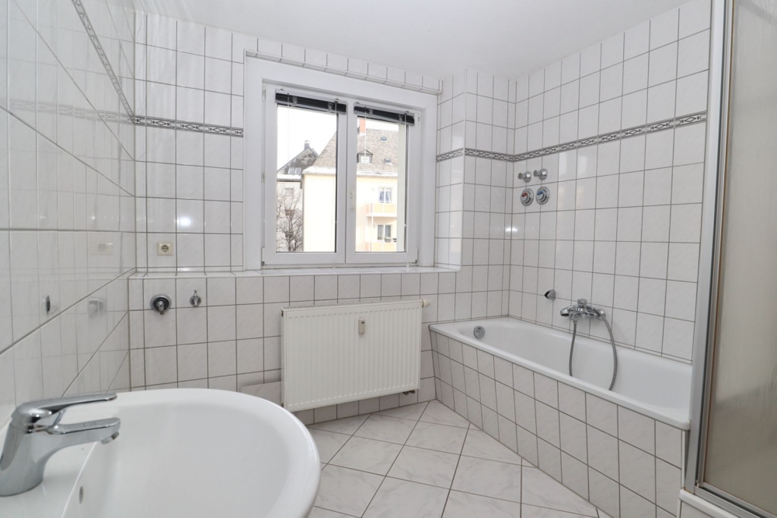 Einbauküche • 2-Raum Wohnung in Chemnitz • Tageslichtbad • Wanne & Dusche • Ebersdorf • jetzt mieten