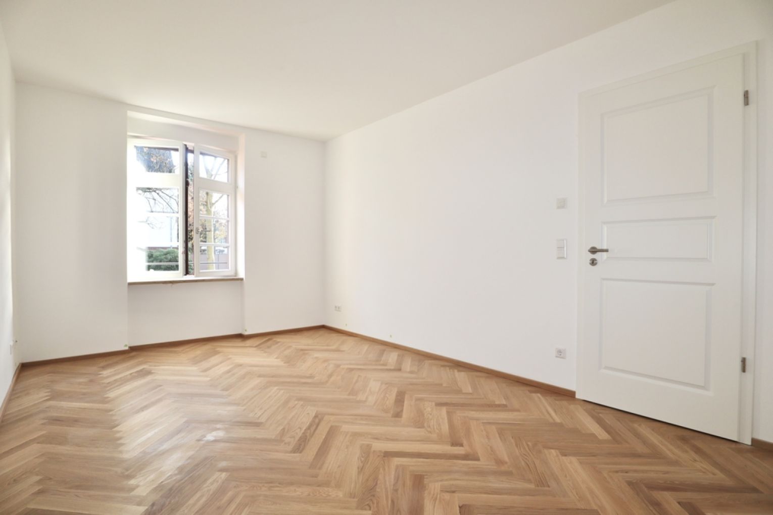 Erstbezug • 2-Raum Wohnung • Fußbodenheizung • Balkon • Dusche und Wanne •  schnell sein!