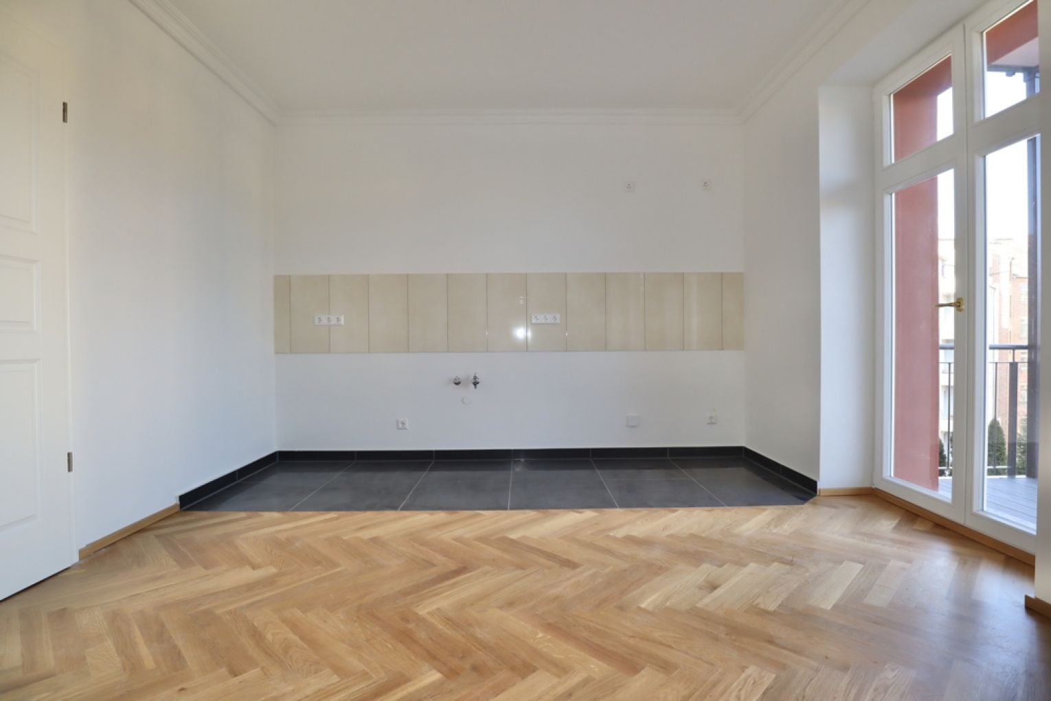 zur Miete • in Chemnitz • 4-Raum-Wohnung • mit Stellplatz • Balkon • Fußbodenheizung • modern