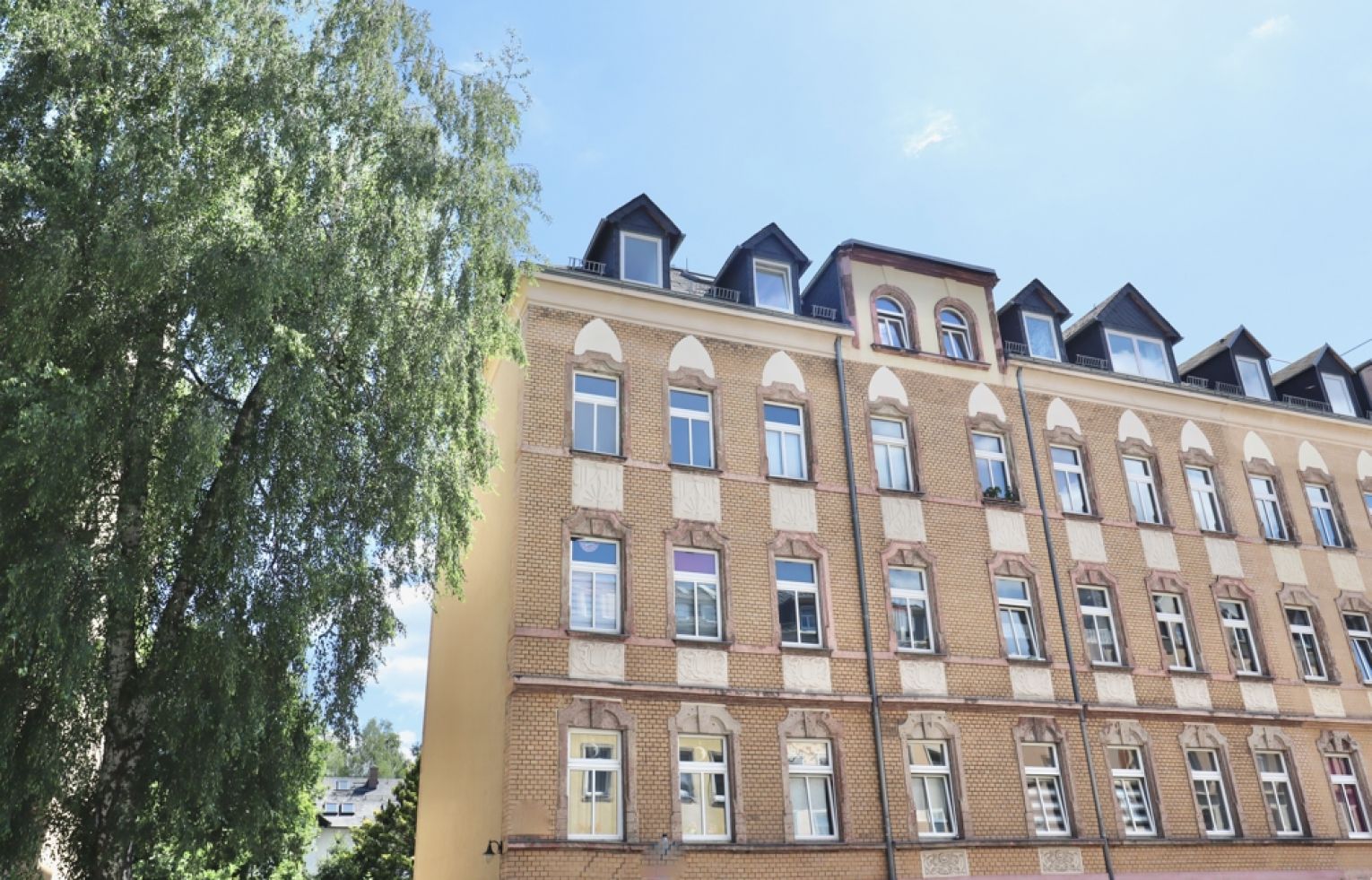 Dachgeschoss  • in Chemnitz • 2-Zimmer • Kappel • und Stellplatz • gleich Termin vereinbaren