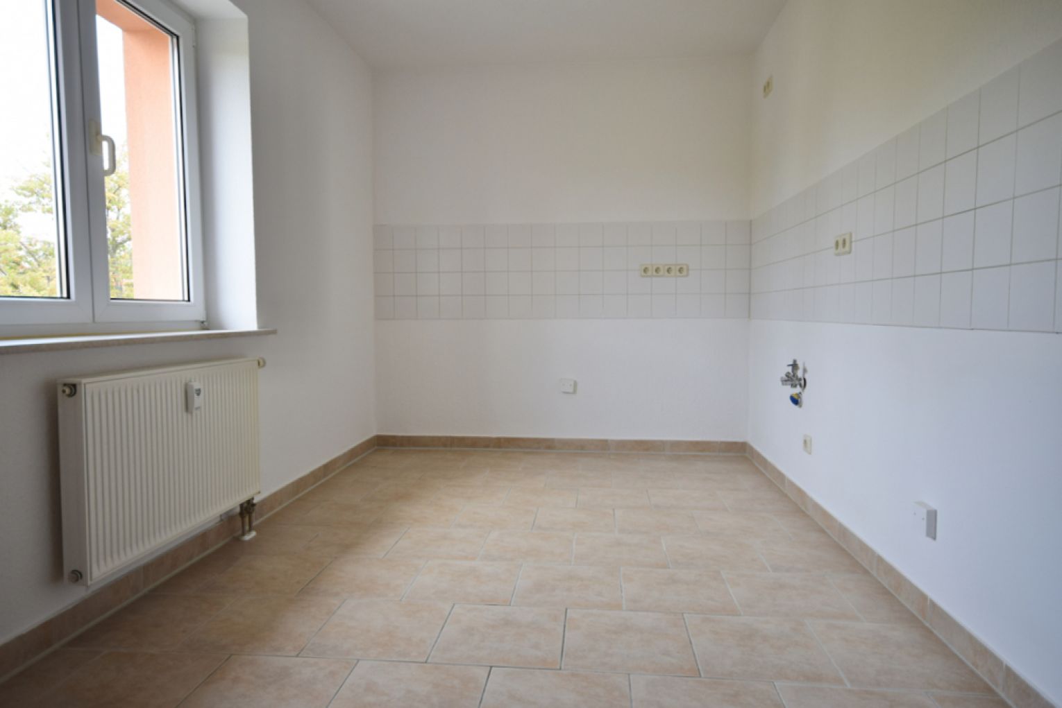 4-Raum Wohnung • Heimgarten • 1.Etage • Bad mit Wanne und  Fenster • Balkon • schnell zugreifen