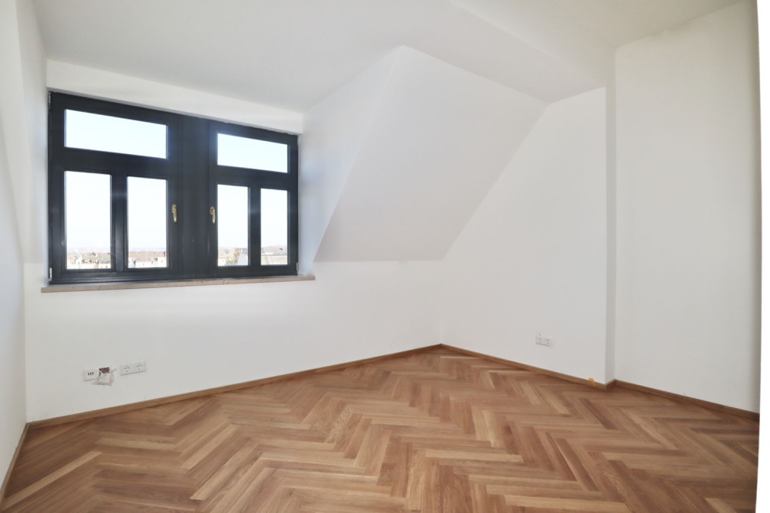 Erstbezug • 4-Raum Wohnung • Dachgeschoss • Fußbodenheizung • Terrasse • Maisonette • jetzt mieten