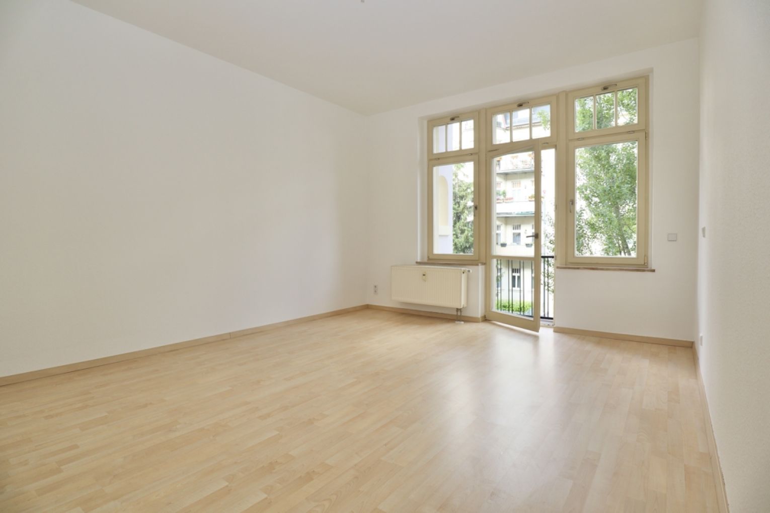 Tiefgaragenstellplatz • Kaßberg • 4-Raum Wohnung • Balkon • 2 Bäder • Chemnitz • zur Miete