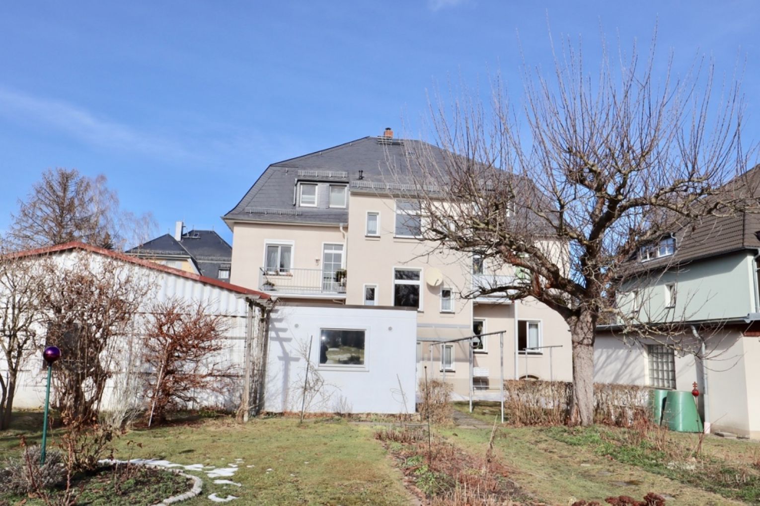 Jetzt mieten • 3 Zimmer • Küche • Bad mit Dusche • Parkett • Gartenabteil • Garage • in Reichenbrand