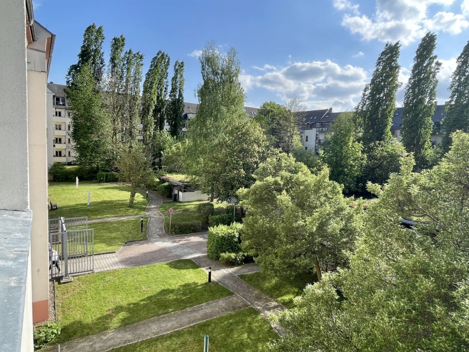 Kaßberg • 3-Zimmer • Sonnenbalkon • Tageslichtbad • Laminat • Stellplatz • Anschauen!?