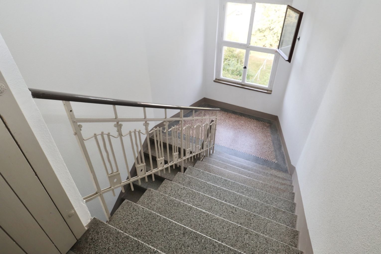 Dachgeschosswohnung • modern saniert • neu • Balkon • 2 Zimmer • Kappel • in Chemnitz • schnell sein