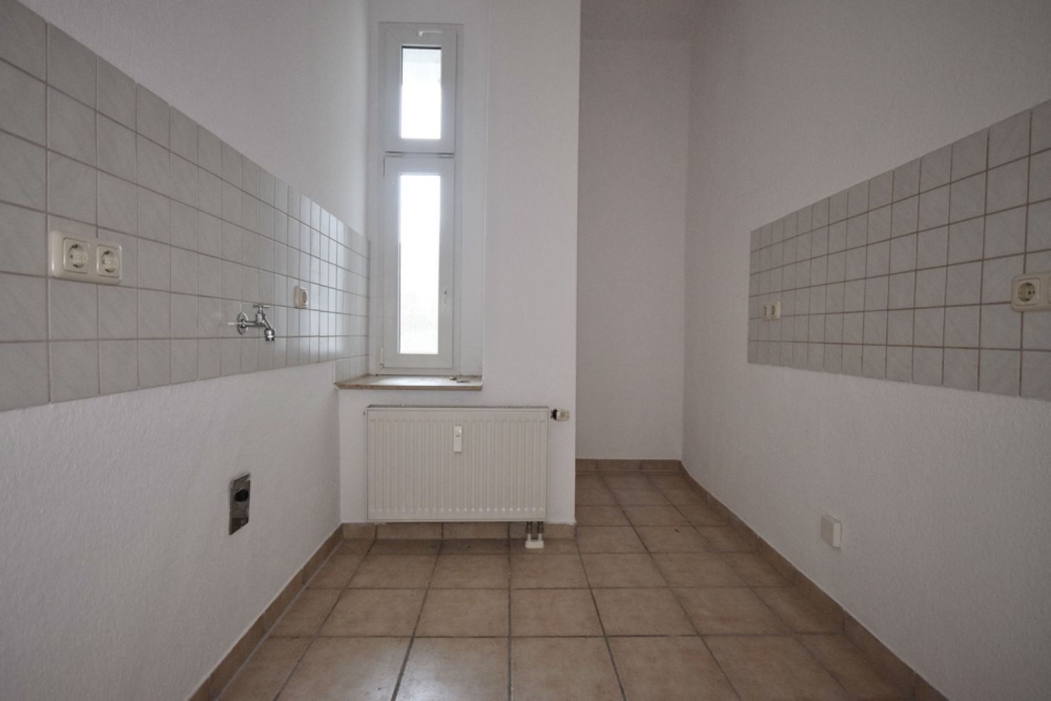 Küchwaldnah • 1 Zimmer • neues Laminat • Dusche • ruhige Lage • zur Miete • Schloßchemnitz • Termin?