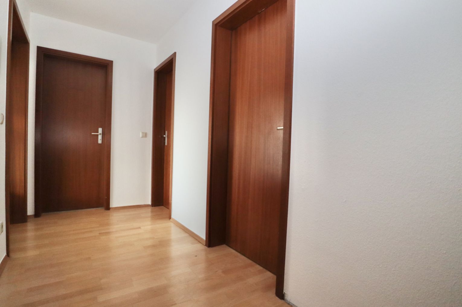 in Grüna • 3-Raum Wohnung • Tageslichtbad • Balkon • ruhig gelegen • Tiefgarage