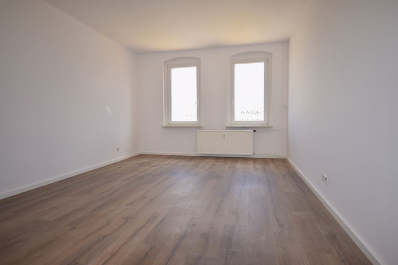 3 Zimmerwohnung • Sonnenberg • modernisiert • Dachgeschoss • Tageslichtbad mit Wanne • jetzt mieten