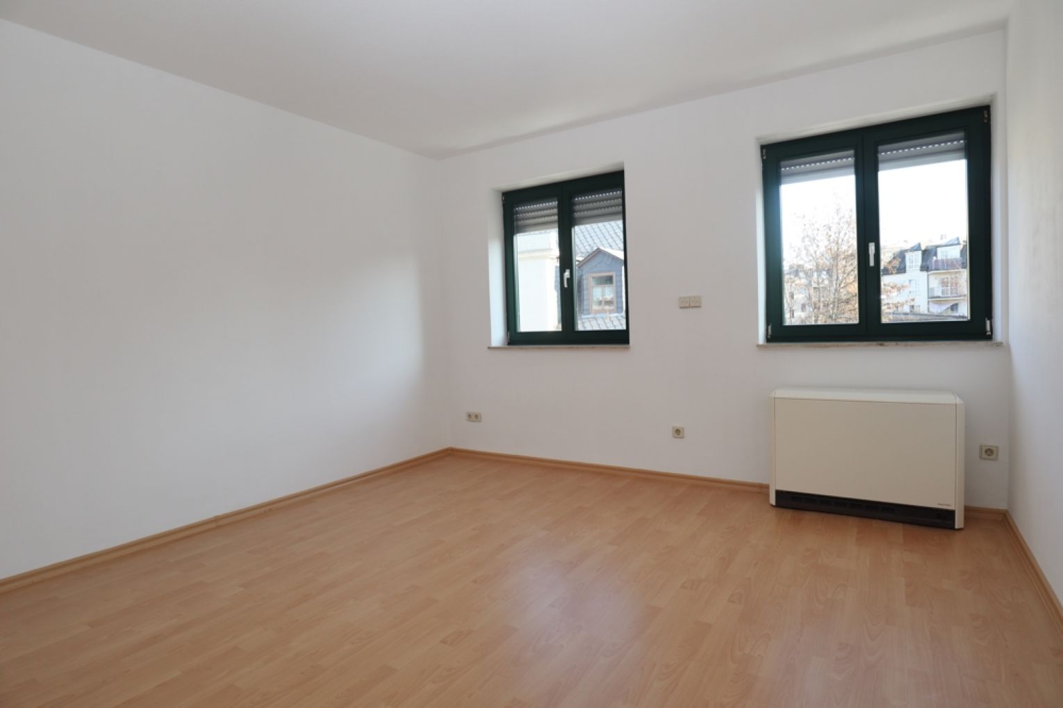 3,5-Zimmer • Balkon • Einbauküche • an der Chemnitz • zur Miete • schnell anrufen • Schloßchemnitz