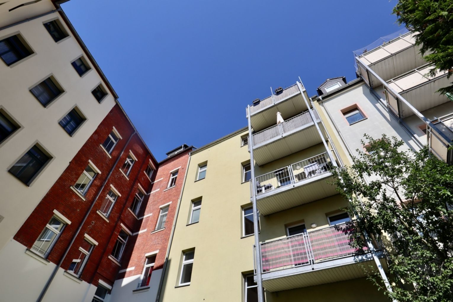 2-Raum Wohnung • Einbauküche • Balkon • Wanne • Schloßchemnitz • jetzt anrufen