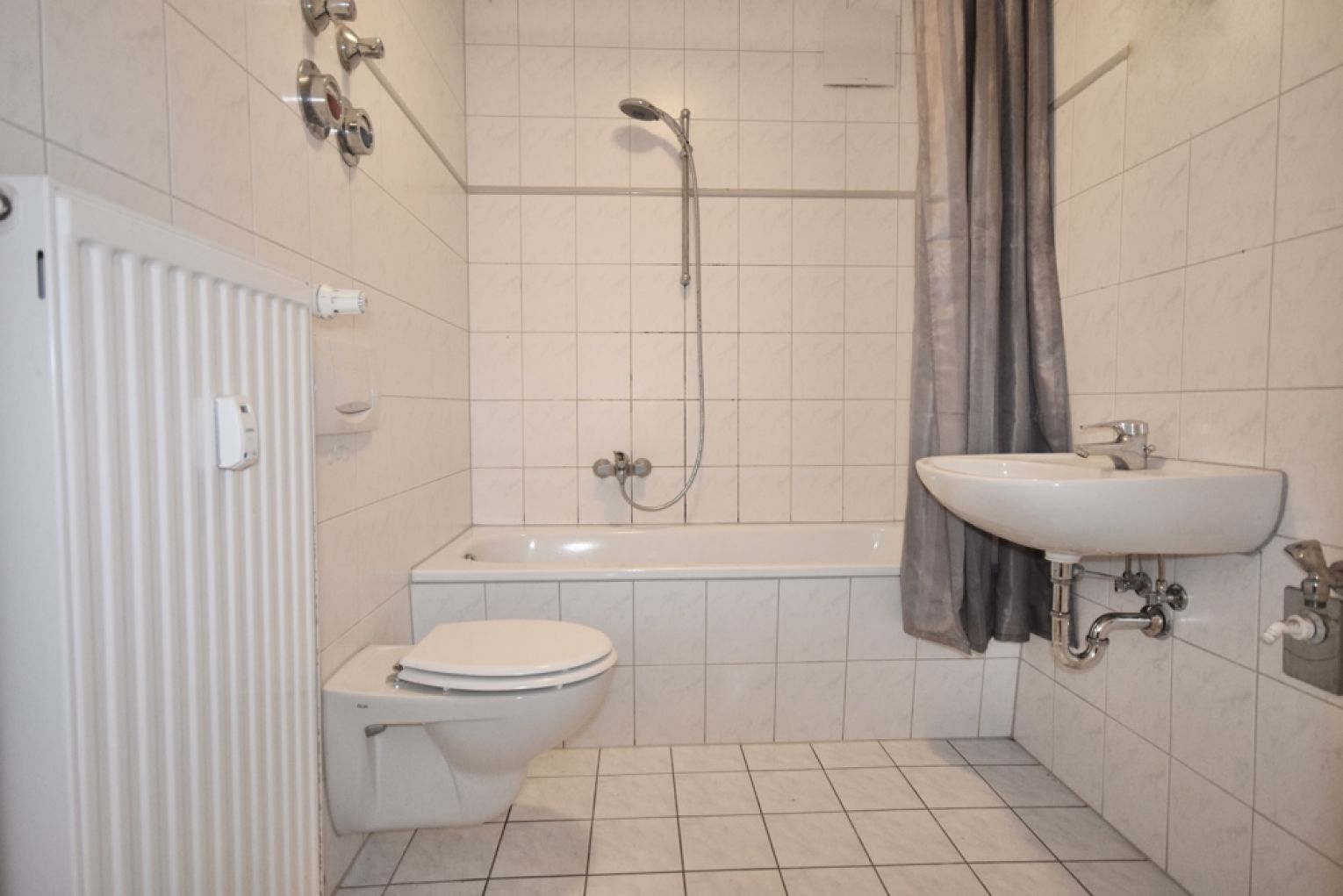 5 Zimmer • Balkon • Lutherviertel • 2 Bäder • Wanne+Dusche • Laminat • schnell Termin machen!