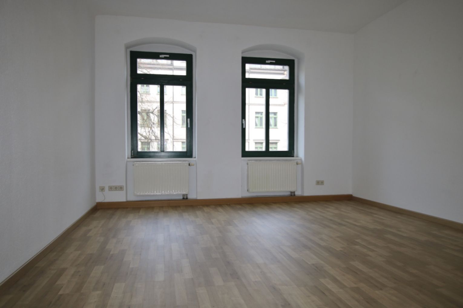 90 qm • optionale Einbauküche • 3-Zimmer • Essküche • Sonnenbalkon • Lift • Wanne • Abstellraum