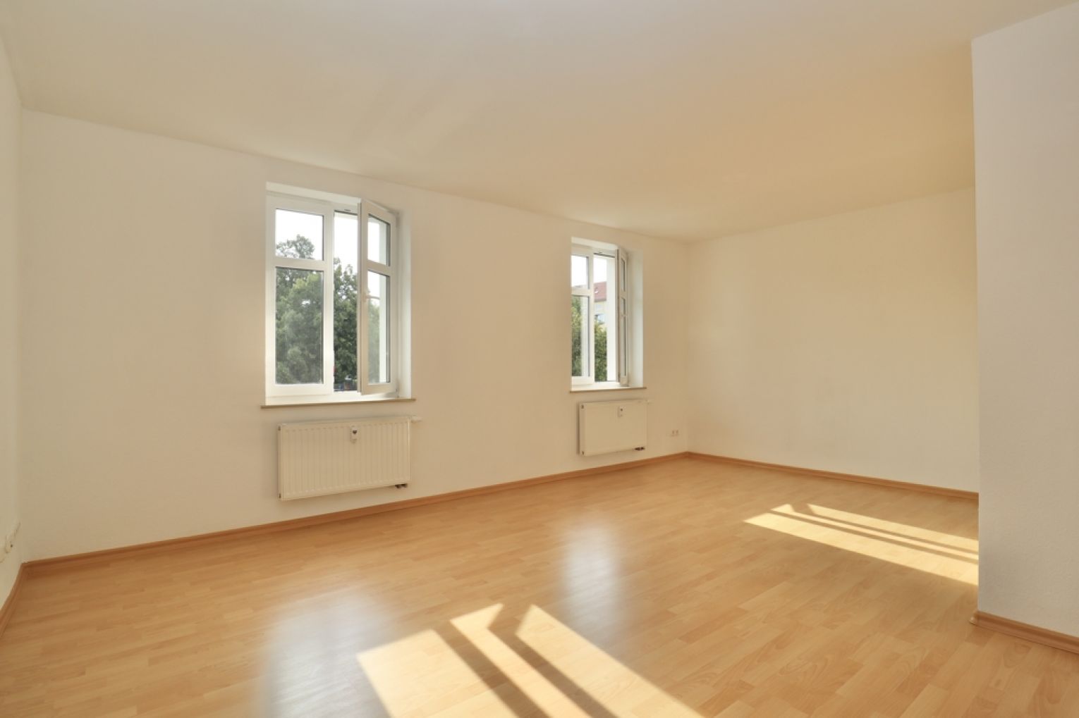 2-Raum Wohnung • Gablenz • Balkon • Tageslichtbad • Wanne • Stellplatz • schnell sein lohnt sich